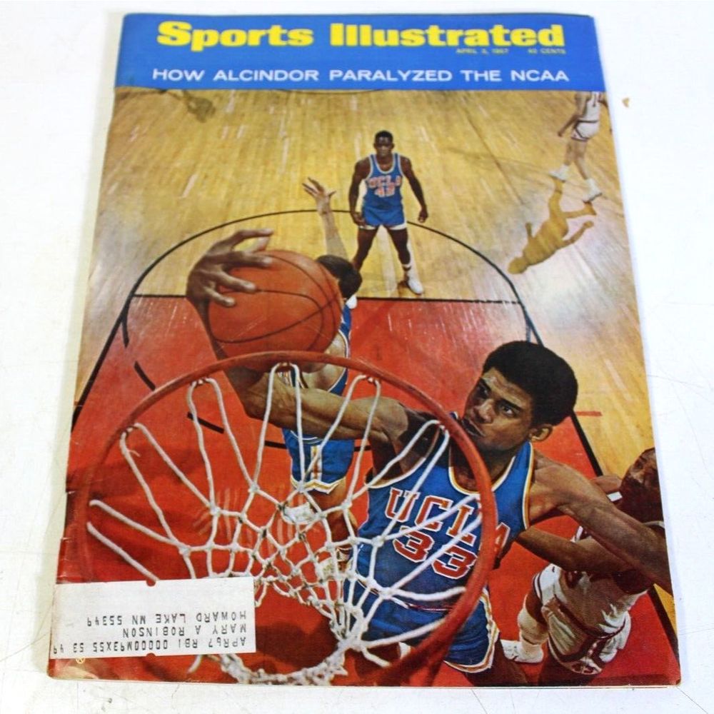 Sports Illustrated Magazine April 3, 1967 How Alcindor Paralyzed The NCAA